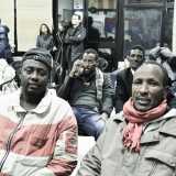 Tra il pubblico c'� anche un piccolo gruppo di somali